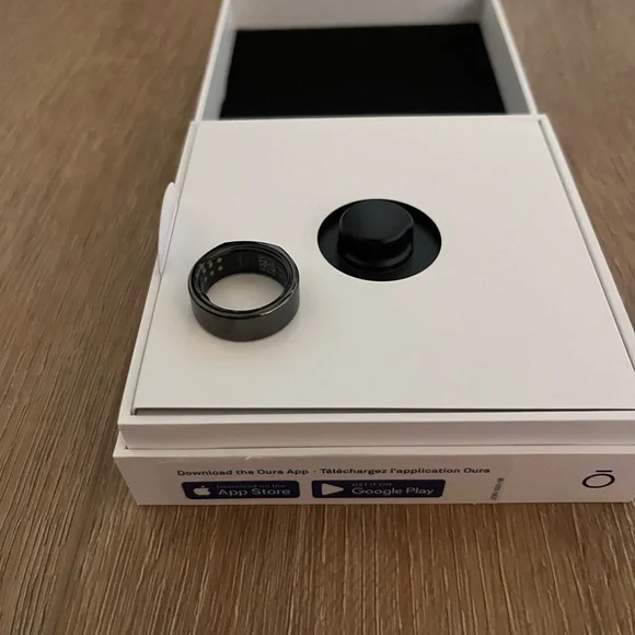 Oura Ring Box - White and Black - Picture 3 of 5